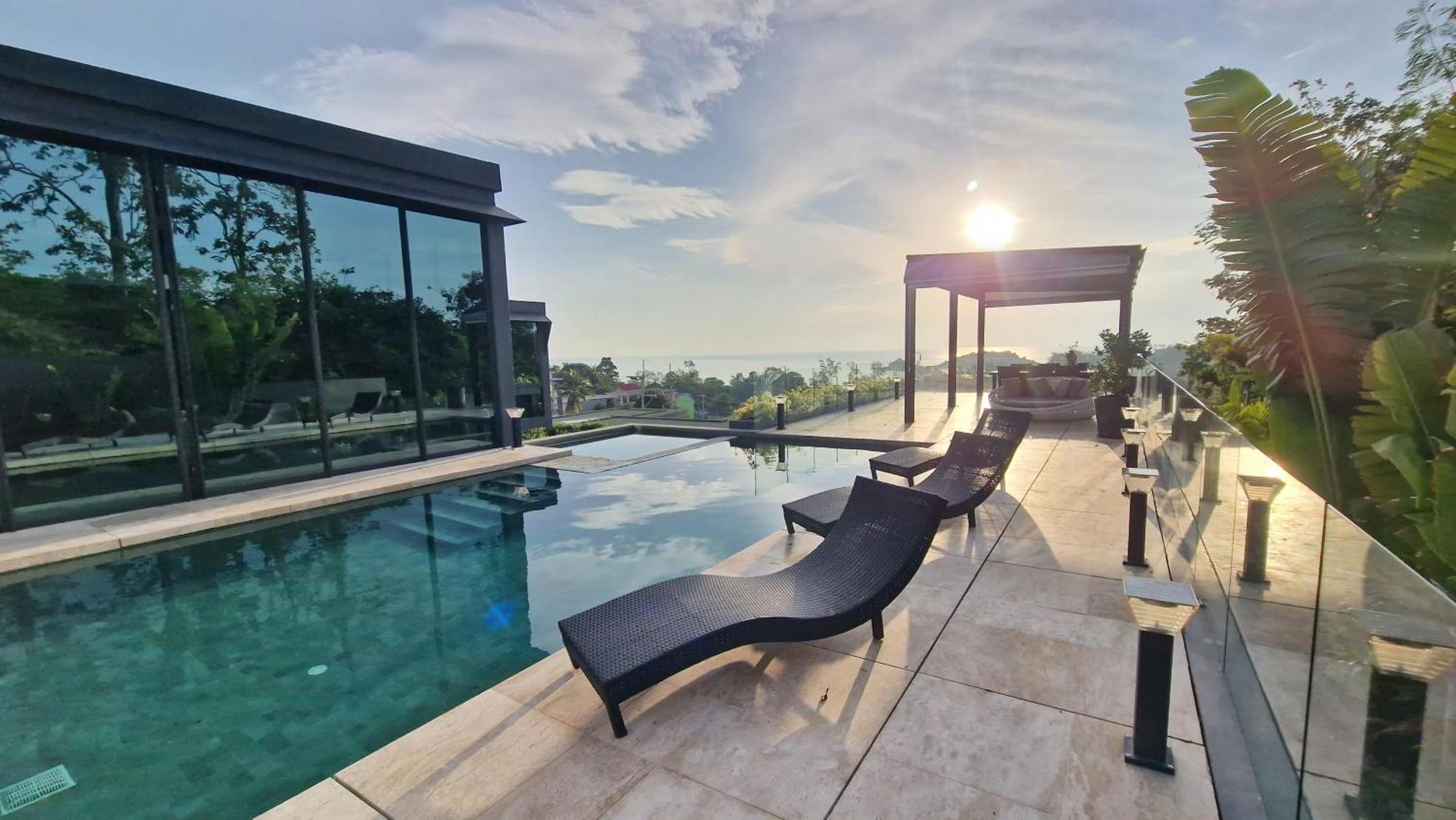 Villa Obsidian, With Staff, Sea View And Walk To Choeng Mon Beach 외부 사진